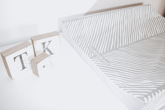 Ocean Leaves Changing Mats in Stone