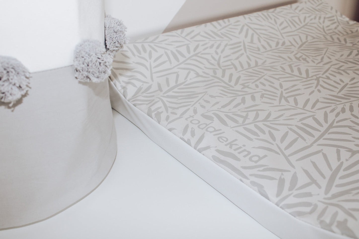 Ocean Leaves Changing Mats in Stone