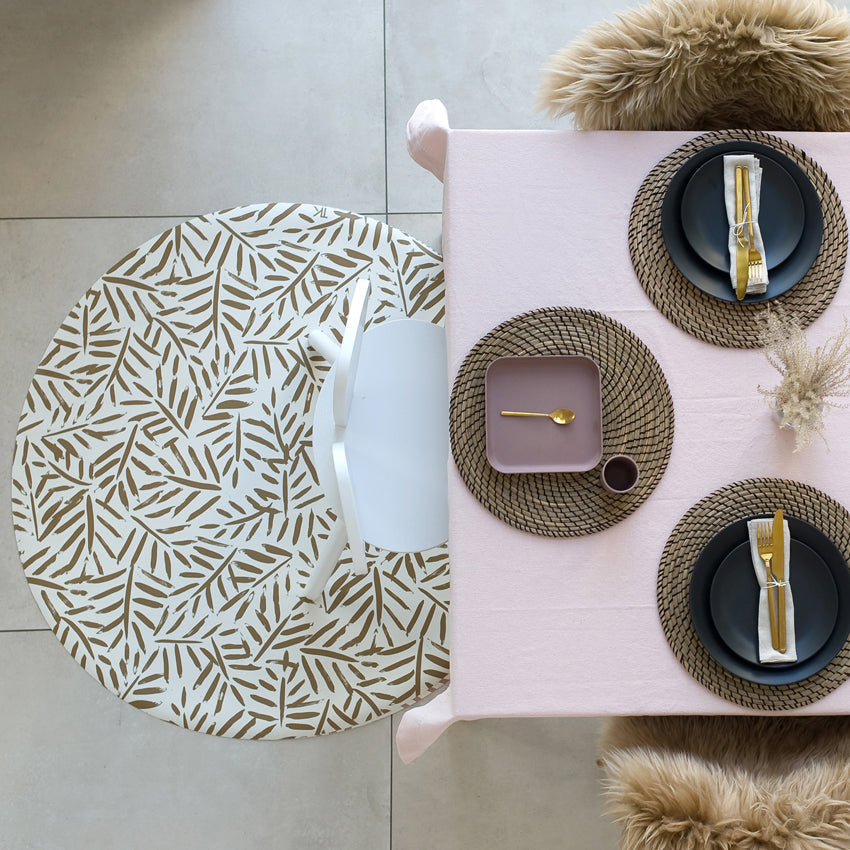 Ocean Leaves Splat Mat in Tan